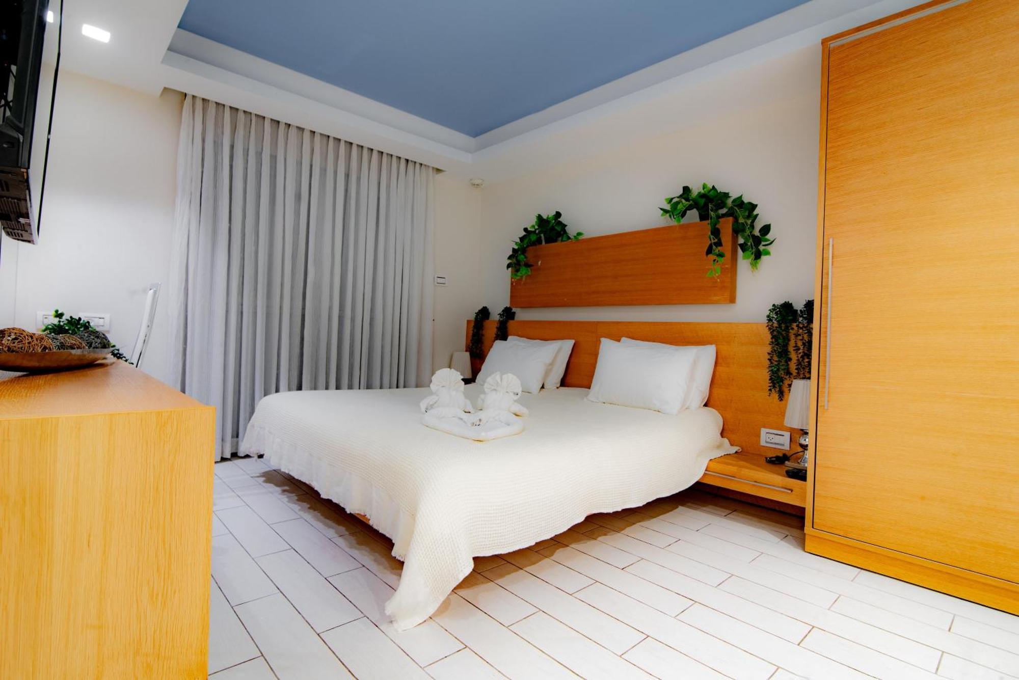 Almogim Suites Eilat Hotel (Adults Only) Exterior photo