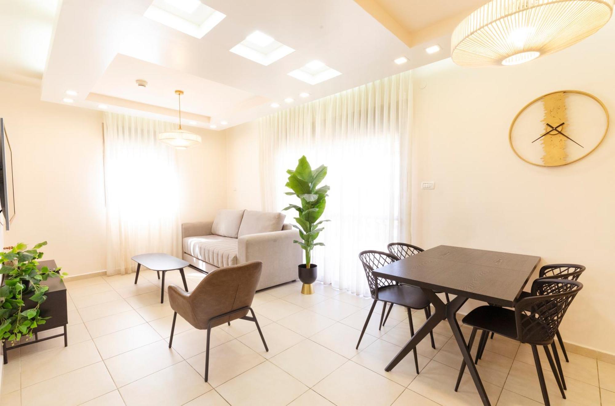 Almogim Suites Eilat Hotel (Adults Only) Exterior photo